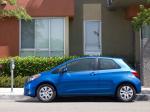 Toyota Yaris LE 3-Door 2011 года (US)